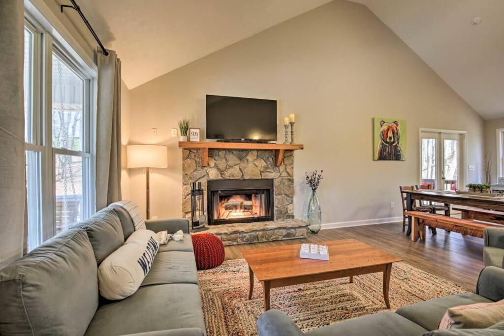 Less Than 3 Miles To Downtown With Firepit Ellijay Extérieur photo