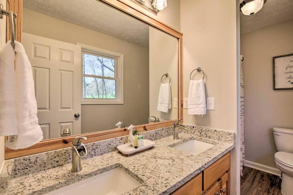 Less Than 3 Miles To Downtown With Firepit Ellijay Extérieur photo